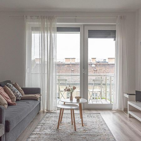 Dob36 Apartment With Free Private Parking And Balcony Budapest Exterior photo