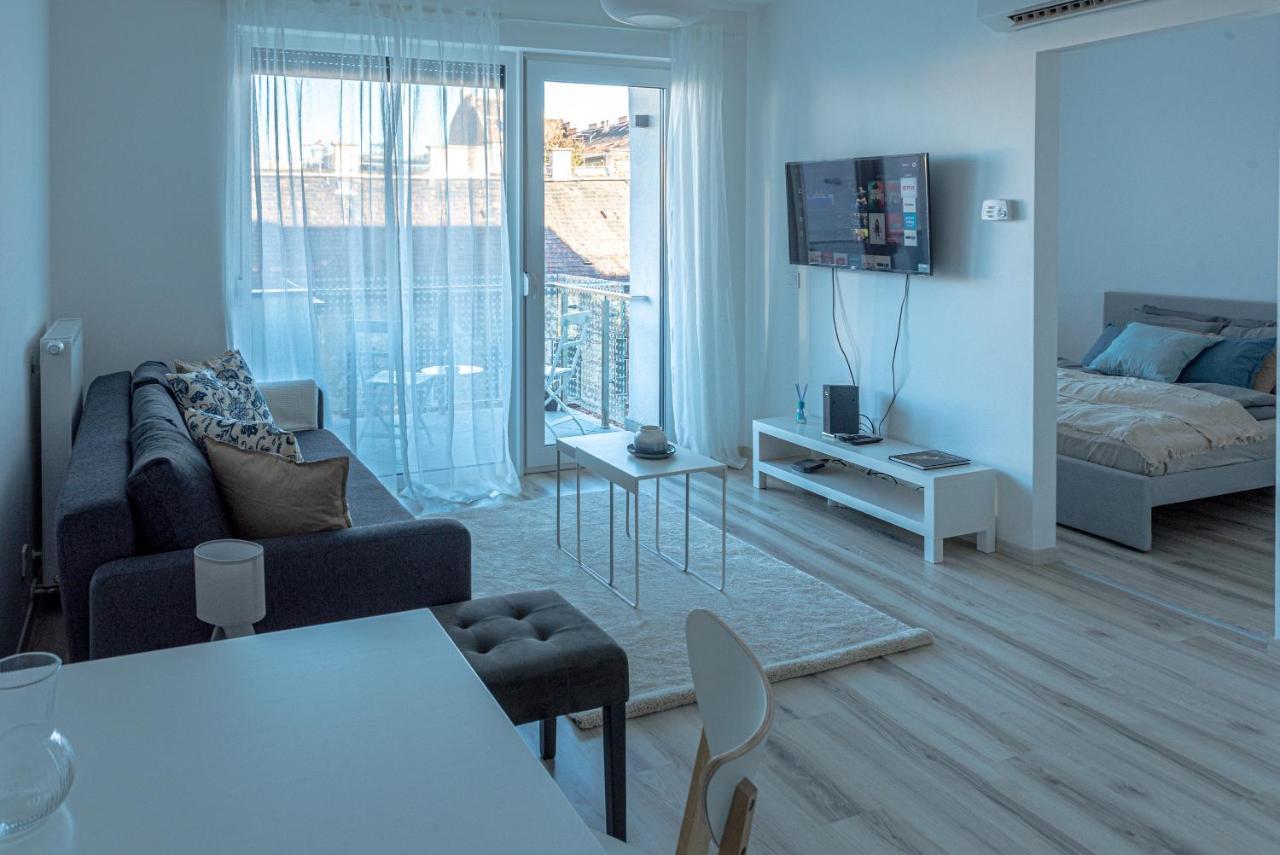 Dob36 Apartment With Free Private Parking And Balcony Budapest Exterior photo
