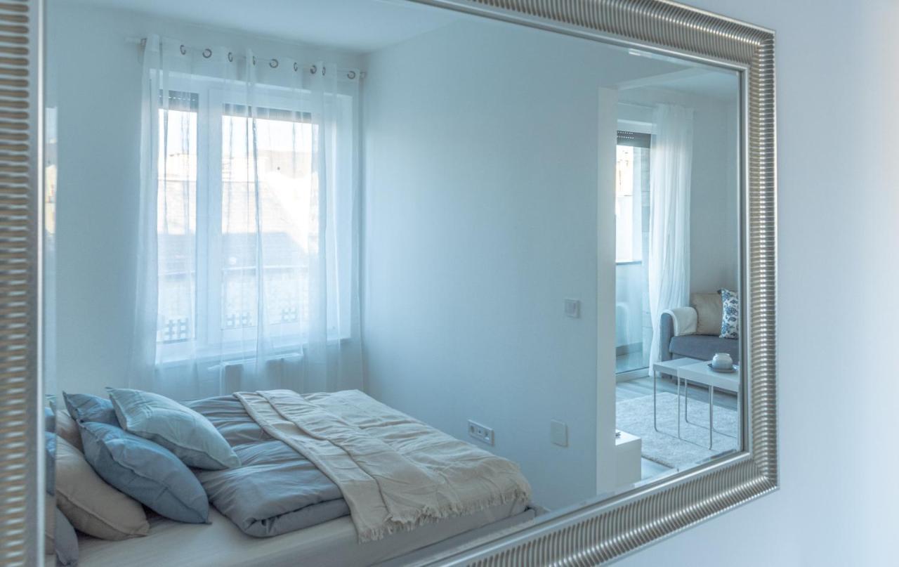 Dob36 Apartment With Free Private Parking And Balcony Budapest Exterior photo