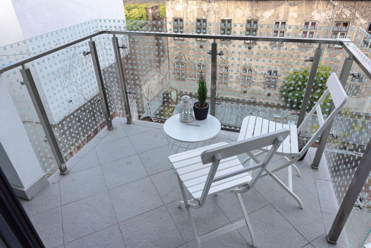Dob36 Apartment With Free Private Parking And Balcony Budapest Exterior photo